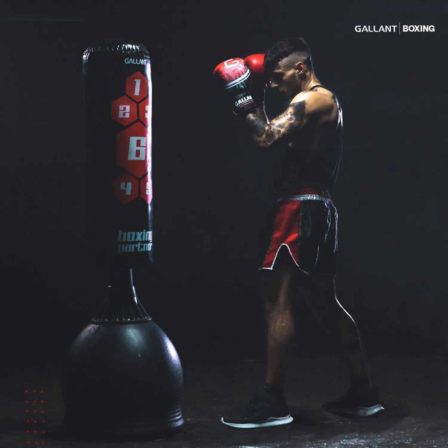 5.5ft Free Standing Boxing Punch Bag With Gloves Combo Set - Free Standing Heavy Bag
