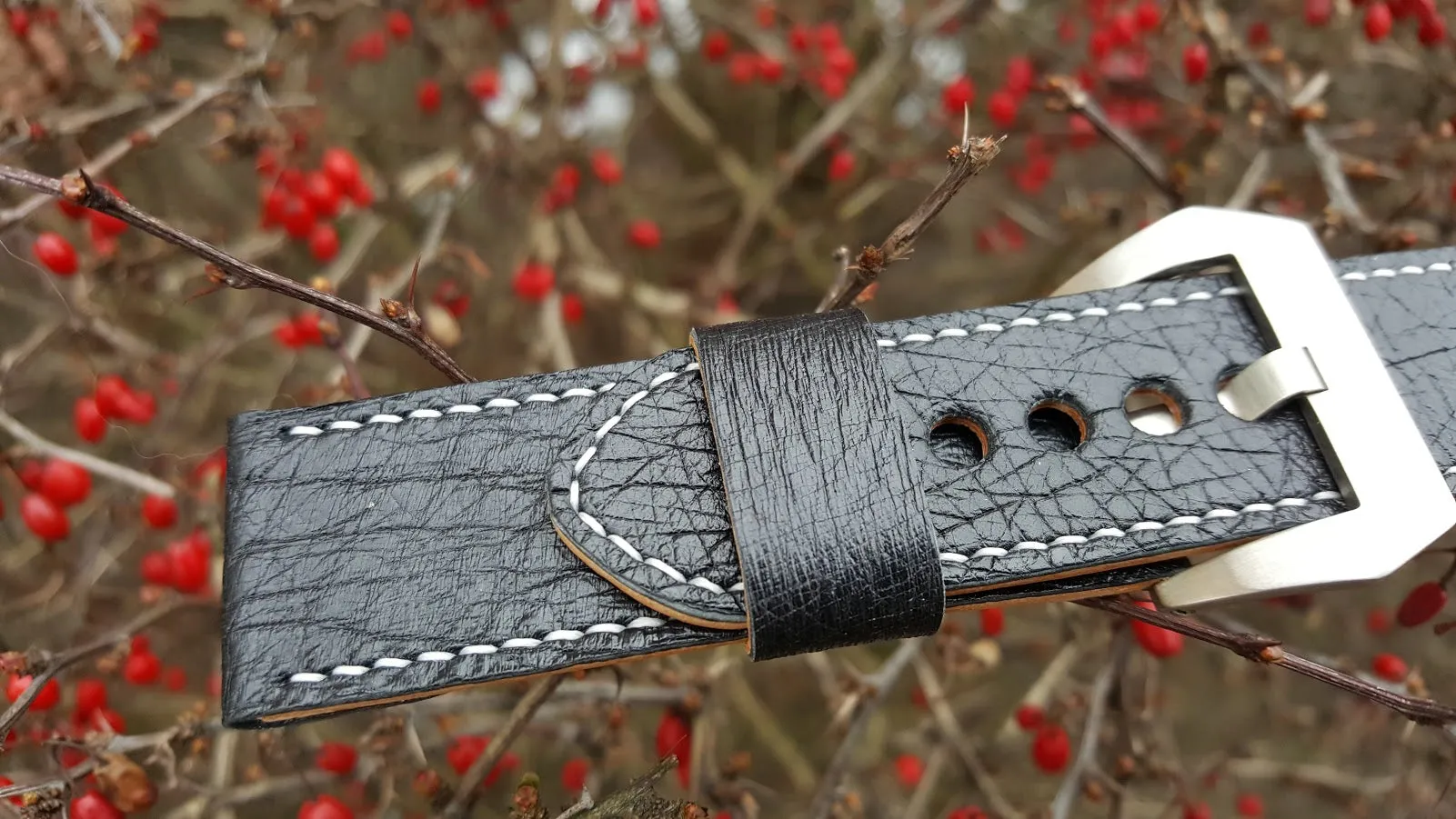 Black Ostrich 24 mm