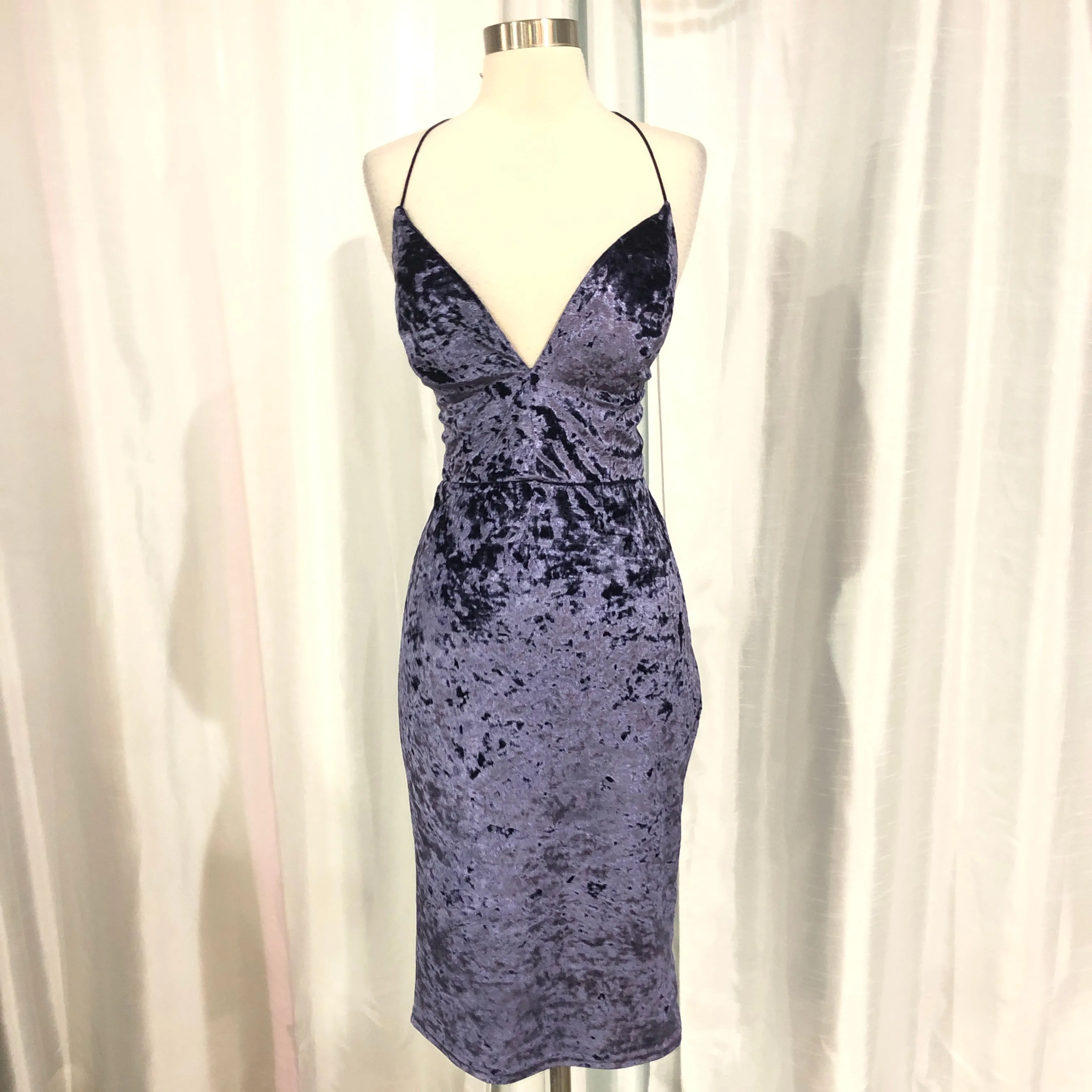 BOUTIQUE Short Purple Velvet Form Fitting Gown Size L