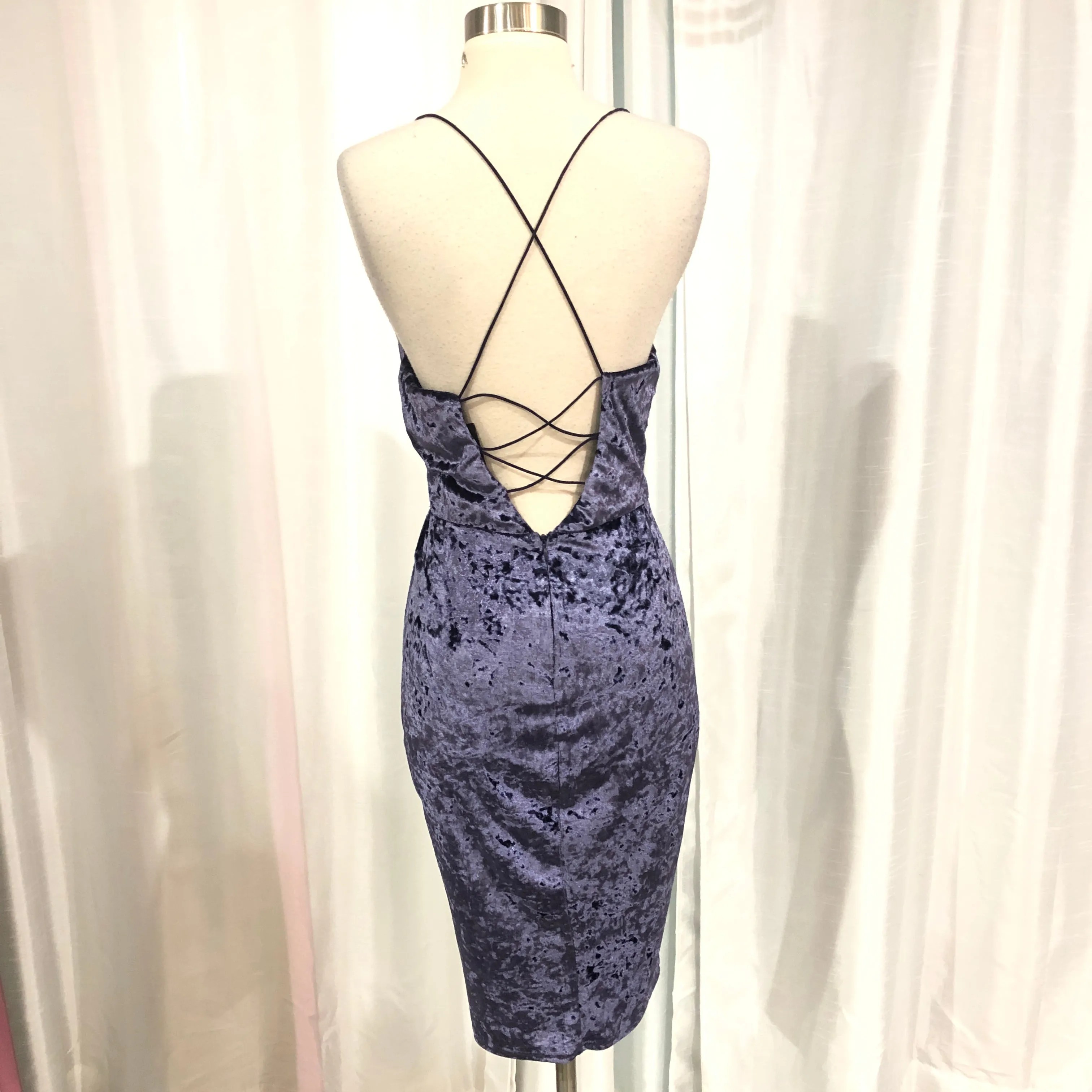 BOUTIQUE Short Purple Velvet Form Fitting Gown Size L