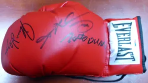 BOXING GREATS AUTOGRAPHED GLOVE 3 SIGS LEONARD, HEARNS & DURAN LH PSA/DNA 113695