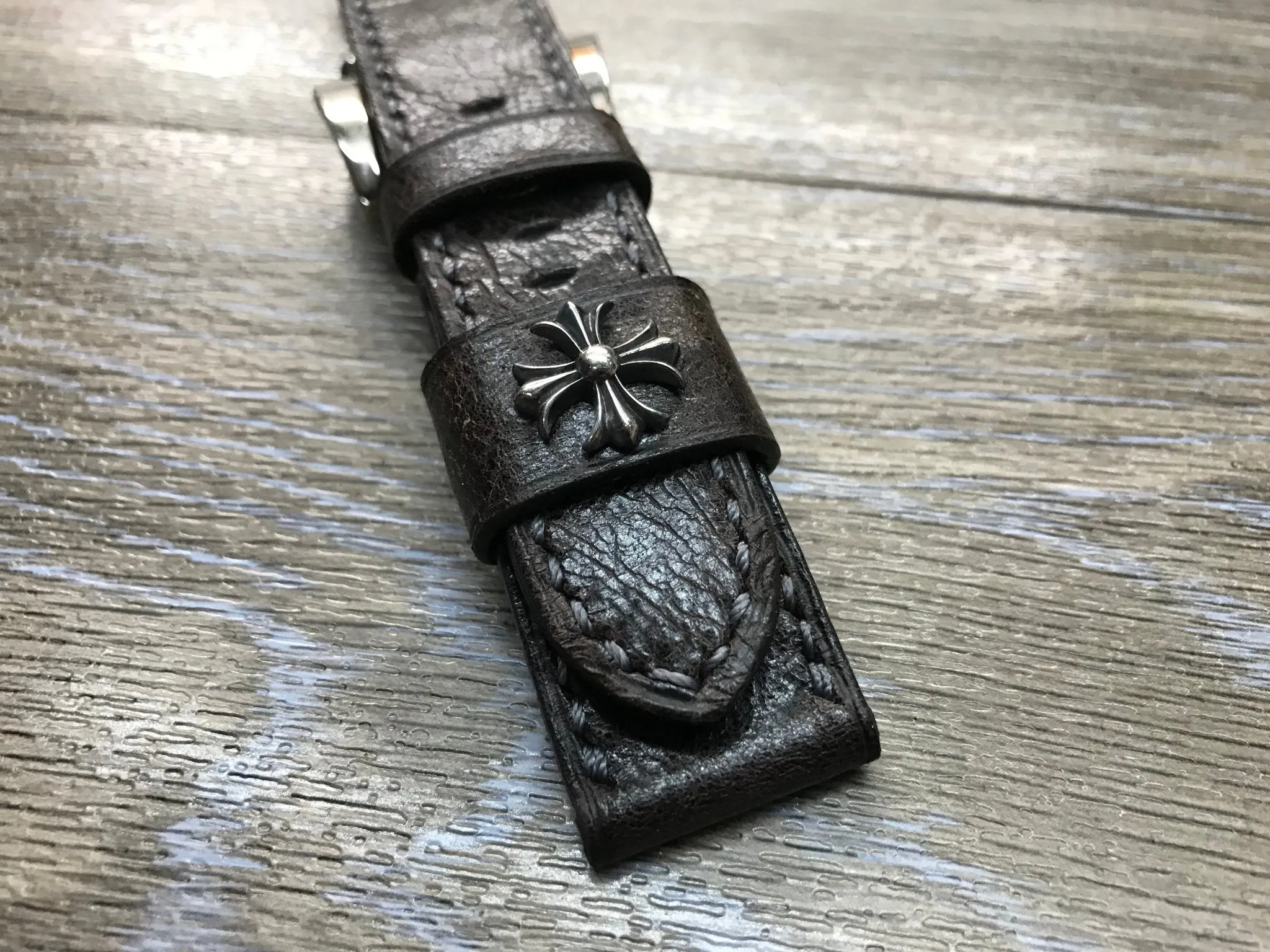 Dark Brown Genuine Leather Watch Strap in 26mm, 24mm watch Band Replacement, Sterling Silver 925 pin, Distress Brown pattern, Personalise gift idea
