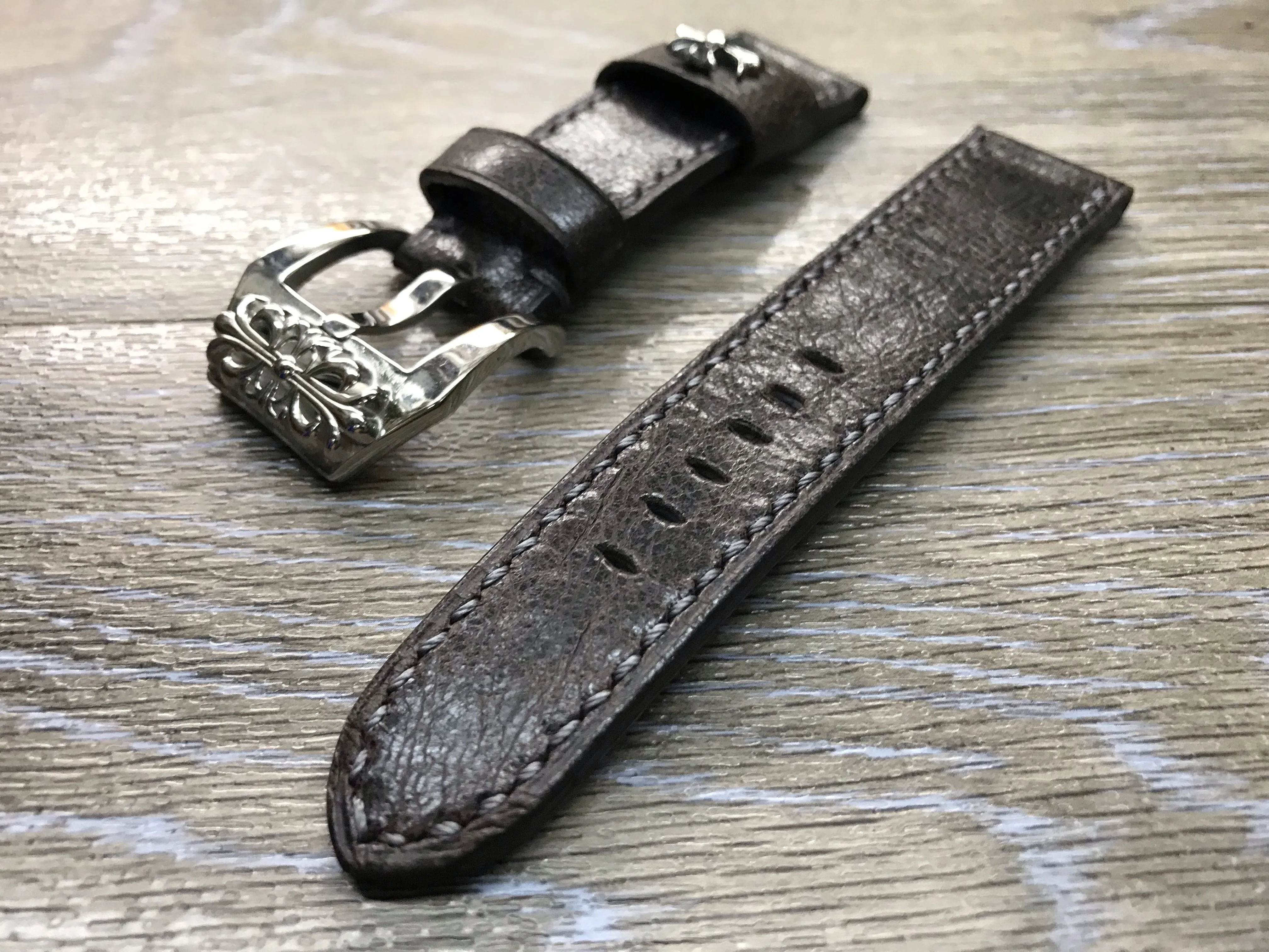 Dark Brown Genuine Leather Watch Strap in 26mm, 24mm watch Band Replacement, Sterling Silver 925 pin, Distress Brown pattern, Personalise gift idea