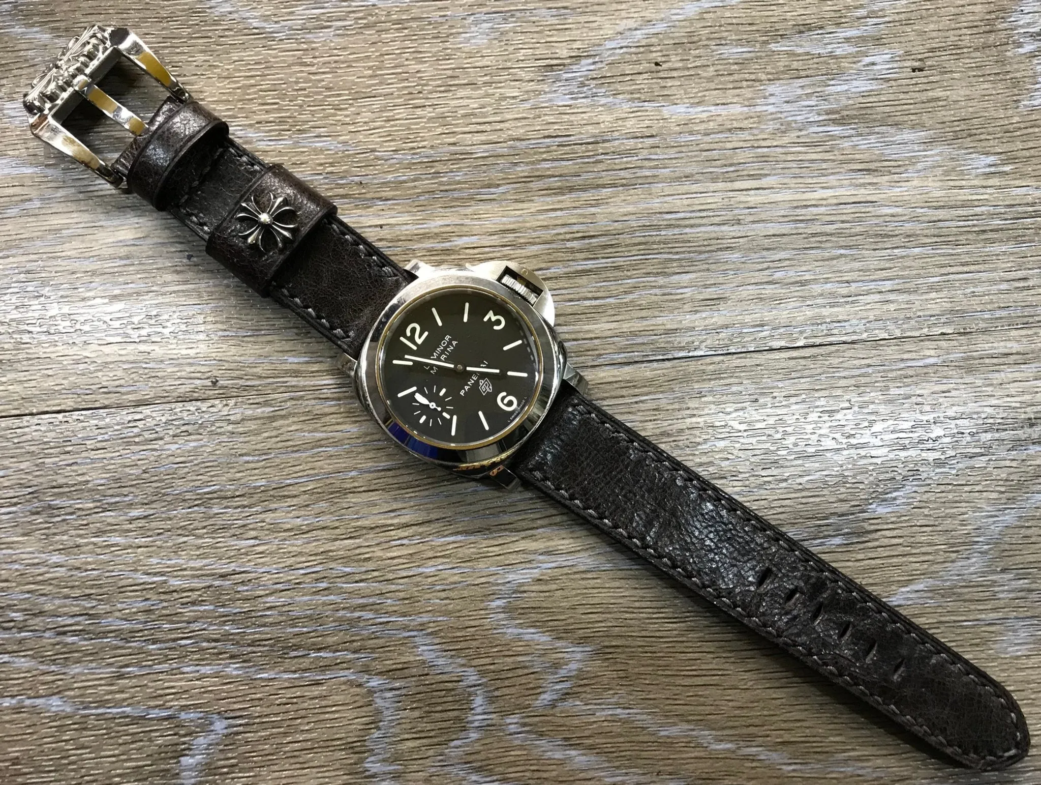 Dark Brown Genuine Leather Watch Strap in 26mm, 24mm watch Band Replacement, Sterling Silver 925 pin, Distress Brown pattern, Personalise gift idea