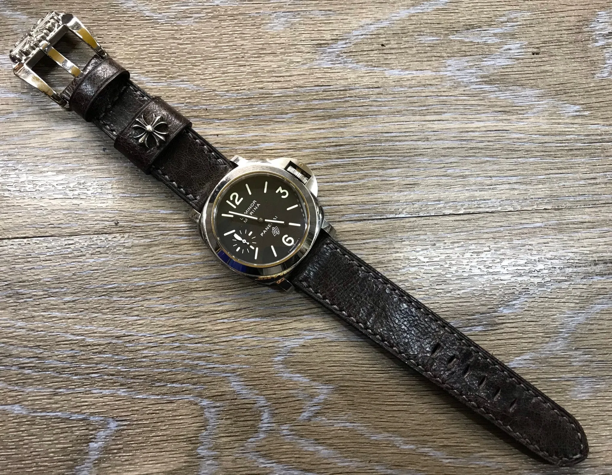 Dark Brown Genuine Leather Watch Strap in 26mm, 24mm watch Band Replacement, Sterling Silver 925 pin, Distress Brown pattern, Personalise gift idea