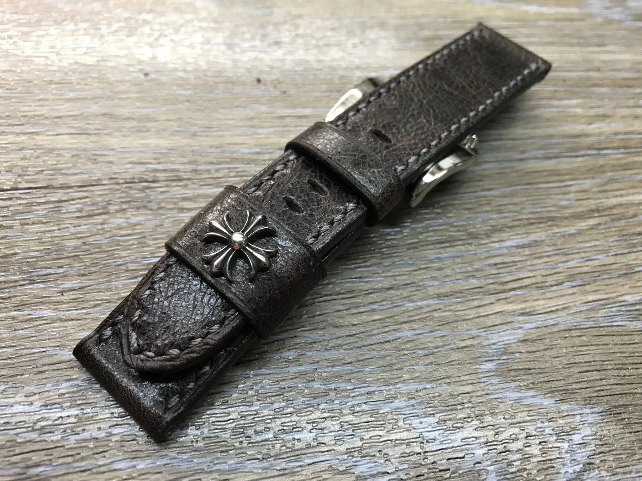 Dark Brown Genuine Leather Watch Strap in 26mm, 24mm watch Band Replacement, Sterling Silver 925 pin, Distress Brown pattern, Personalise gift idea