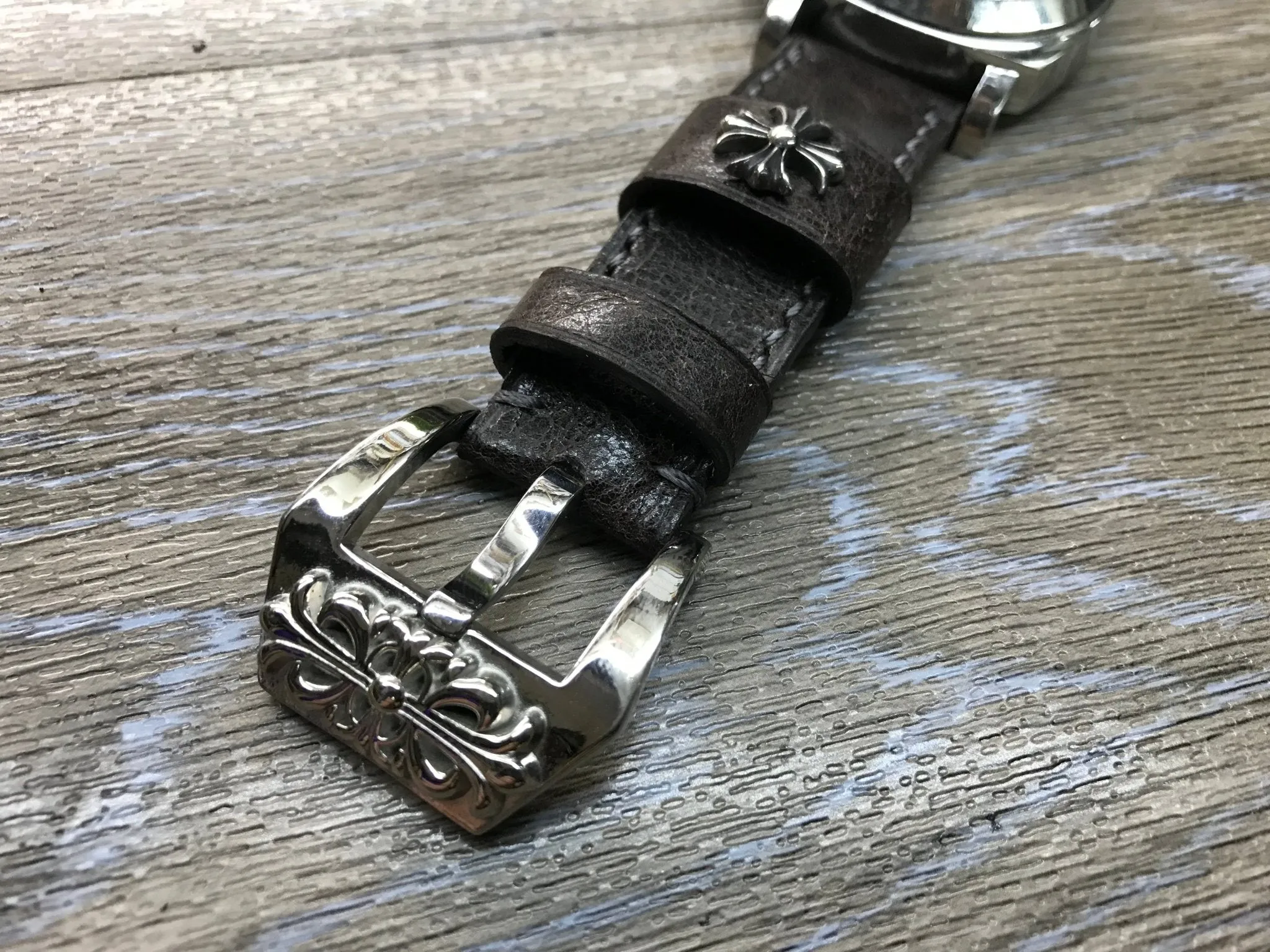 Dark Brown Genuine Leather Watch Strap in 26mm, 24mm watch Band Replacement, Sterling Silver 925 pin, Distress Brown pattern, Personalise gift idea