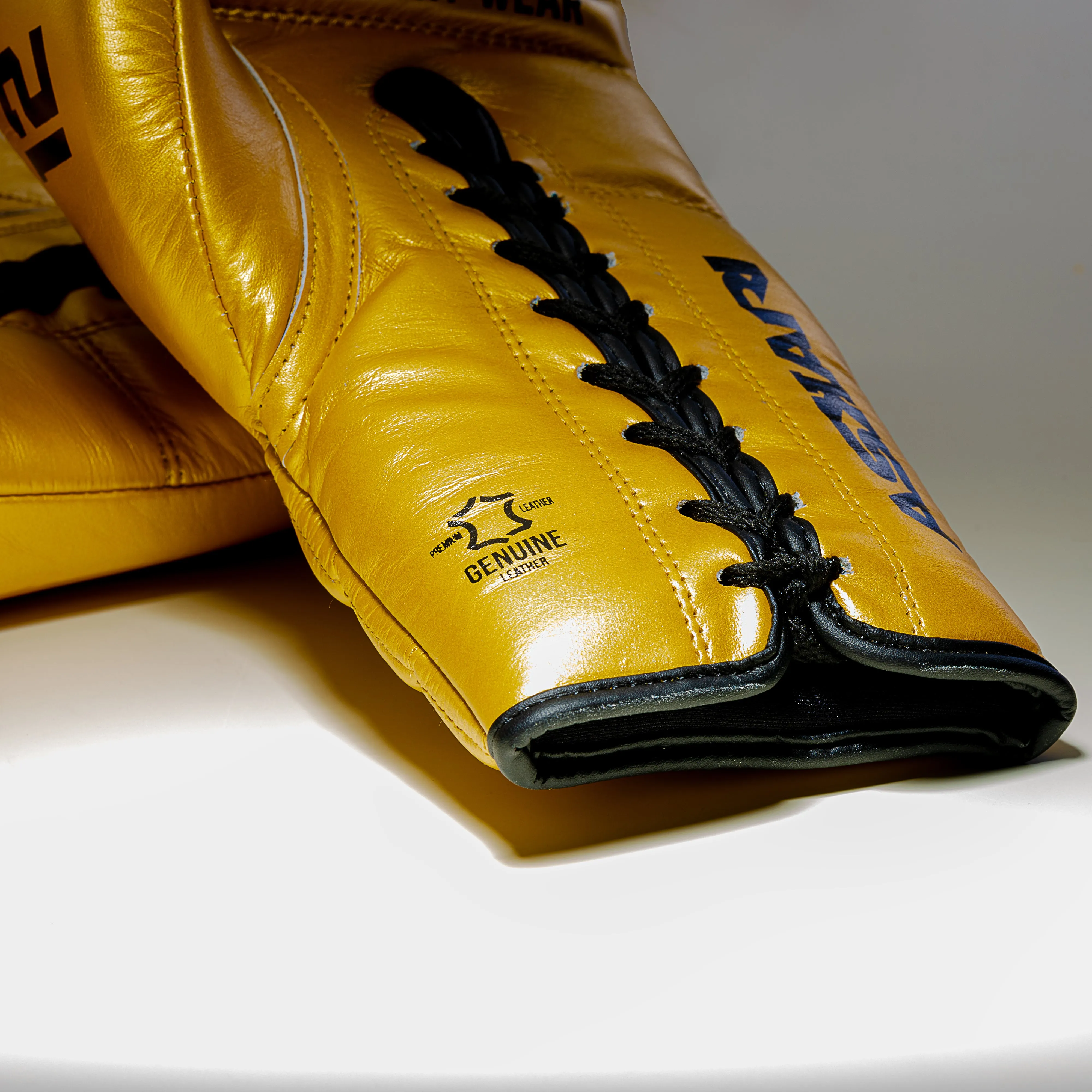 LACE UP PROFFESIONAL BOXING GLOVES [GOLD]