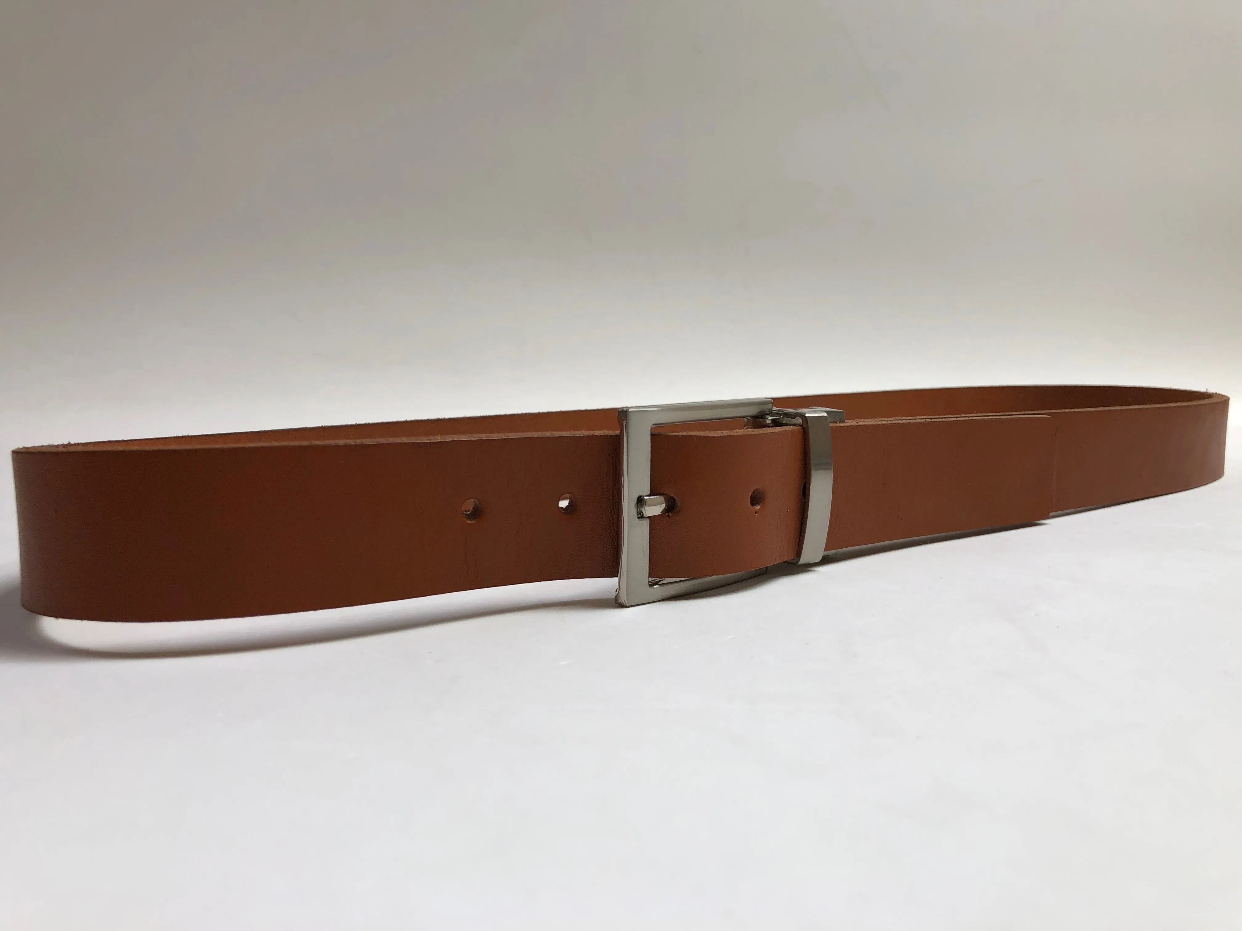 Men's Tan Leather Belt with Silver Tone Buckle 40Z1