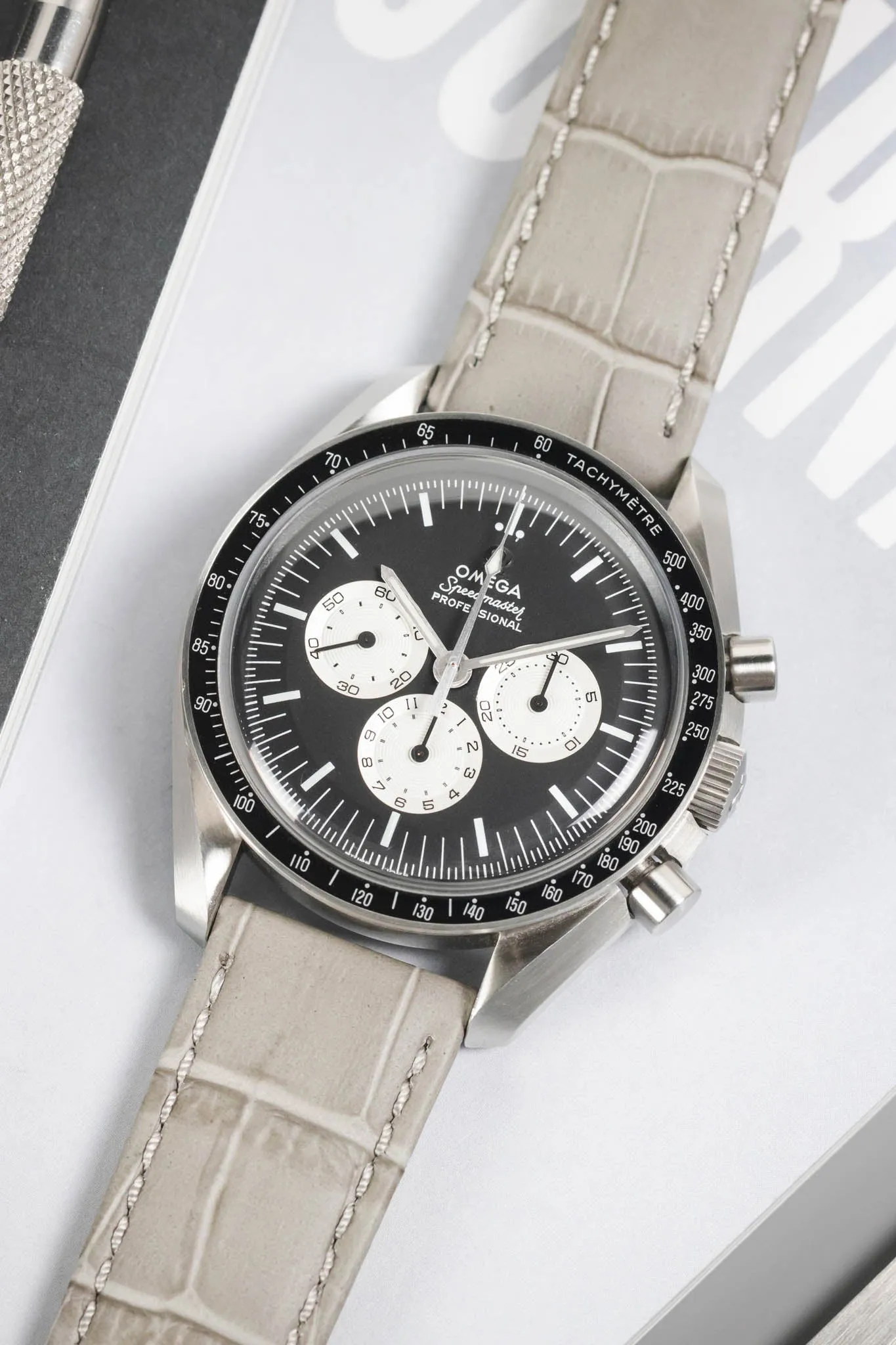 Morellato BOLLE Alligator-Embossed Calfskin Leather Watch Strap in LIGHT GREY