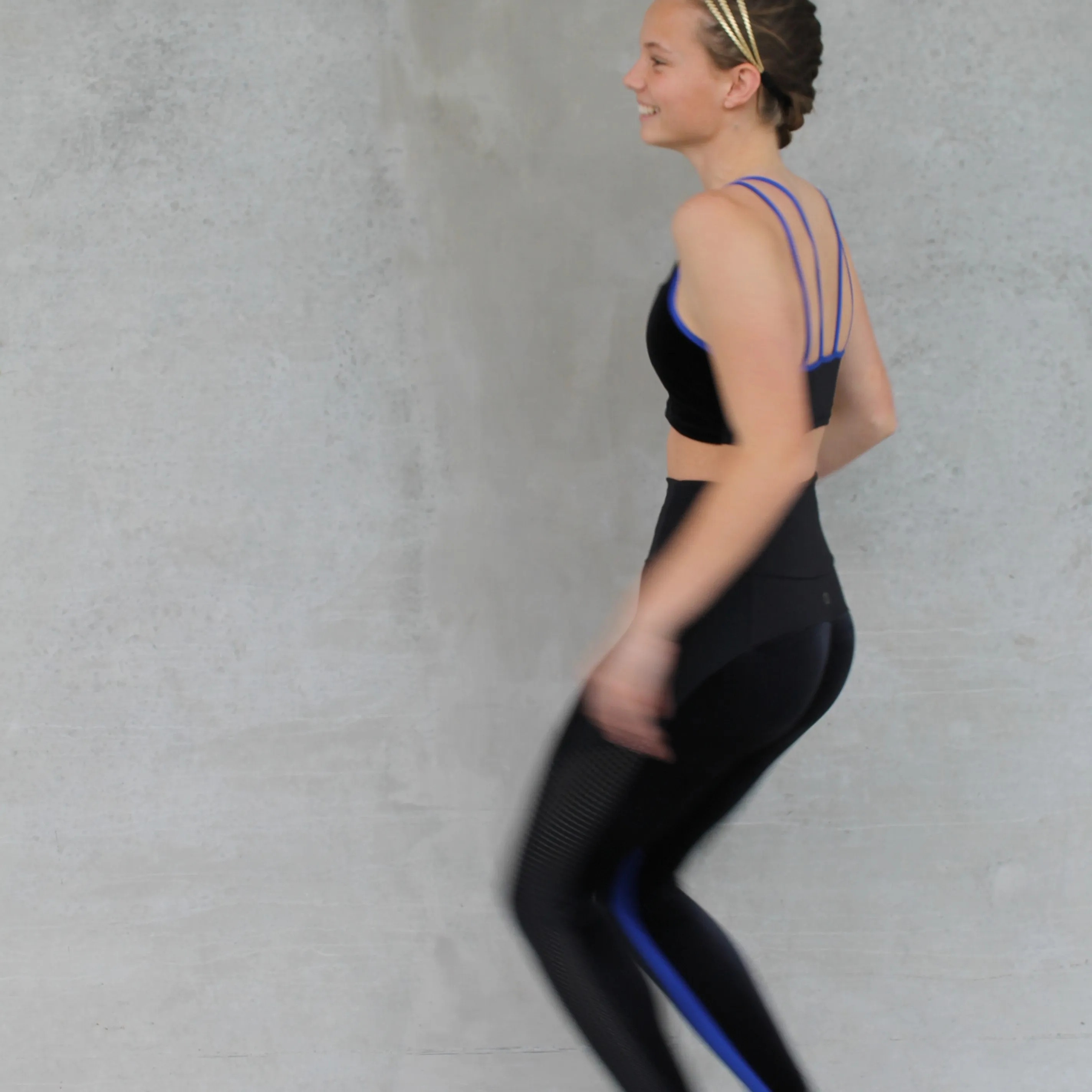 Nero Velvet | Epaule Strappy