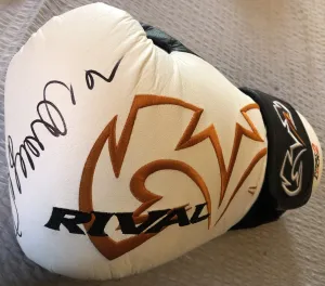 Oleksandr Usyk autographed Rare Boxing glove, signed in person with photo proof